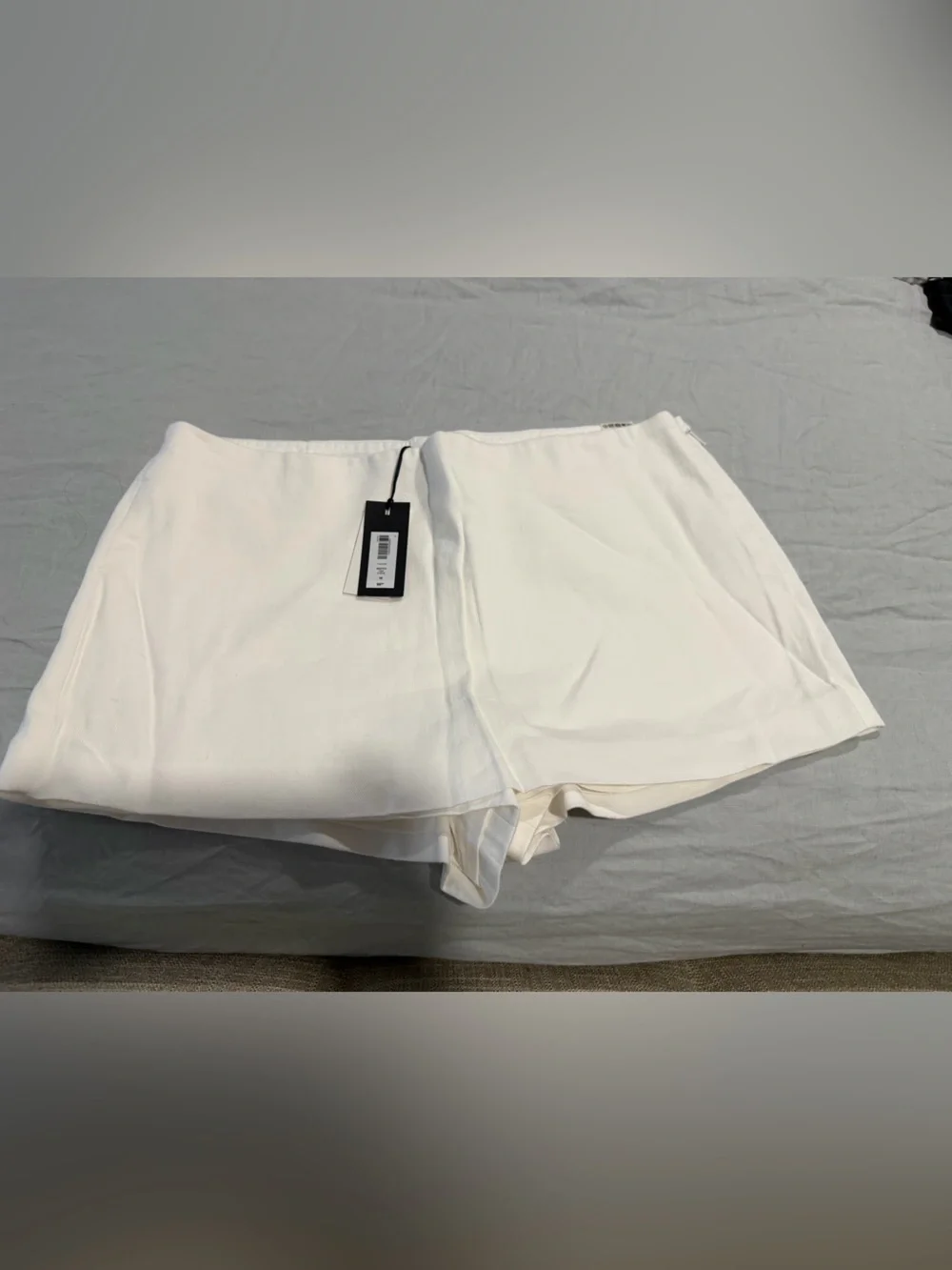 Aritzia Babaton White Skort - Picture 3 of 5
